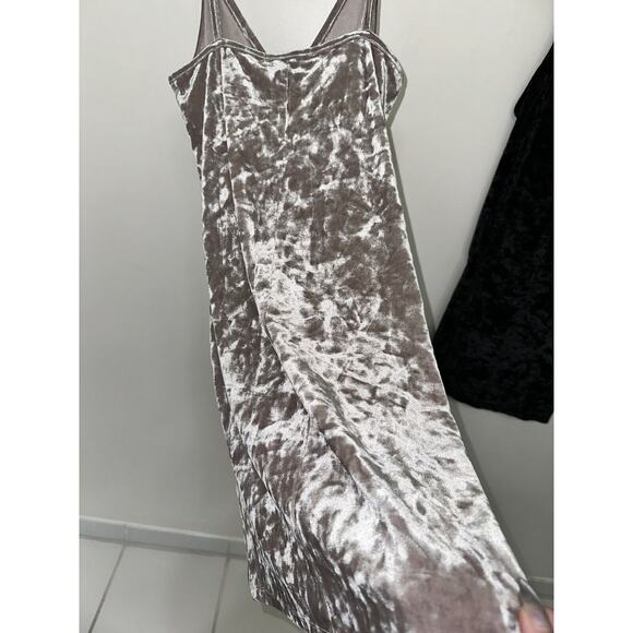 2 Velvet Dress Lot Medium Black Cotton On Silver Gray Slip Forever 21 Velour - Picture 4 of 9